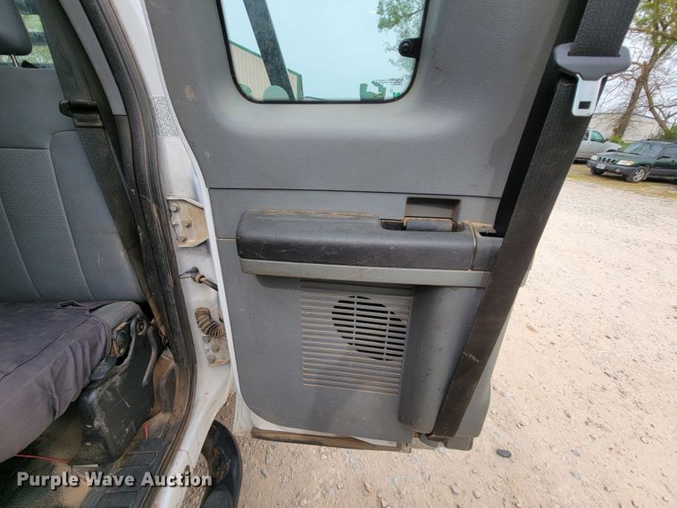 image for item IV9034 2014 Ford F450 Super Duty  SuperCab flatbed truck