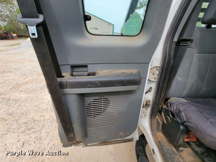 image for item IV9034 2014 Ford F450 Super Duty  SuperCab flatbed truck