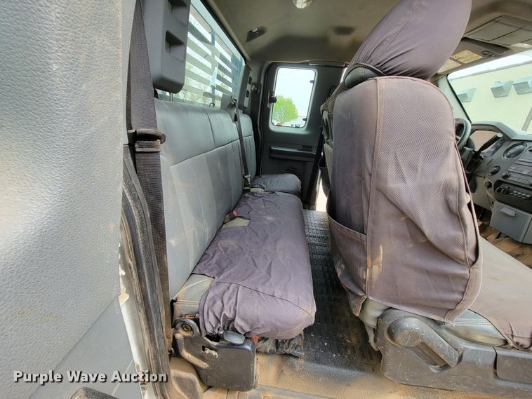 image for item IV9034 2014 Ford F450 Super Duty  SuperCab flatbed truck