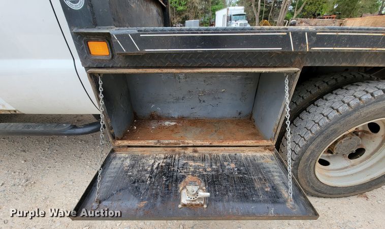 image for item IV9034 2014 Ford F450 Super Duty  SuperCab flatbed truck