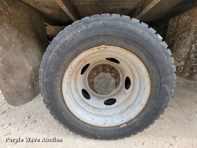 image for item IV9034 2014 Ford F450 Super Duty  SuperCab flatbed truck