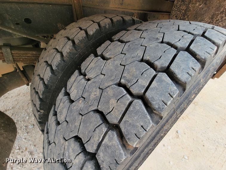 image for item IV9034 2014 Ford F450 Super Duty  SuperCab flatbed truck