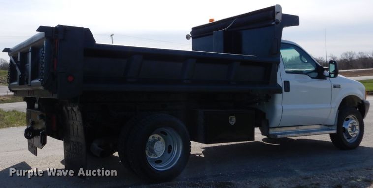 image for item IY9533 2001 Ford F550 Super Duty XL  dump truck