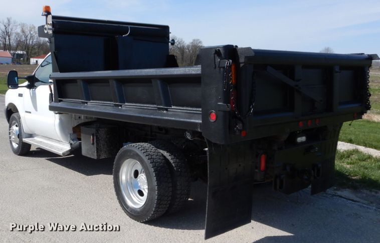 image for item IY9533 2001 Ford F550 Super Duty XL  dump truck