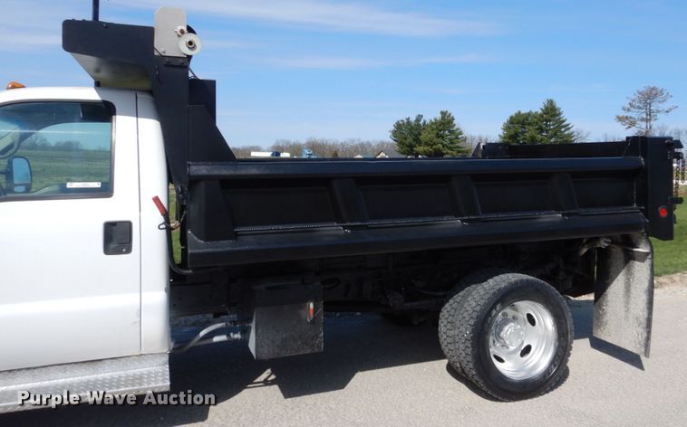 image for item IY9533 2001 Ford F550 Super Duty XL  dump truck