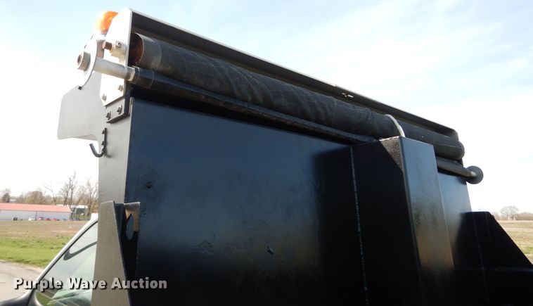 image for item IY9533 2001 Ford F550 Super Duty XL  dump truck