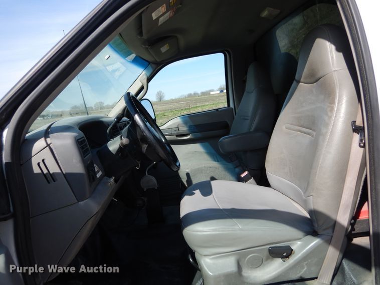 image for item IY9533 2001 Ford F550 Super Duty XL  dump truck