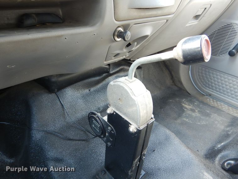 image for item IY9533 2001 Ford F550 Super Duty XL  dump truck