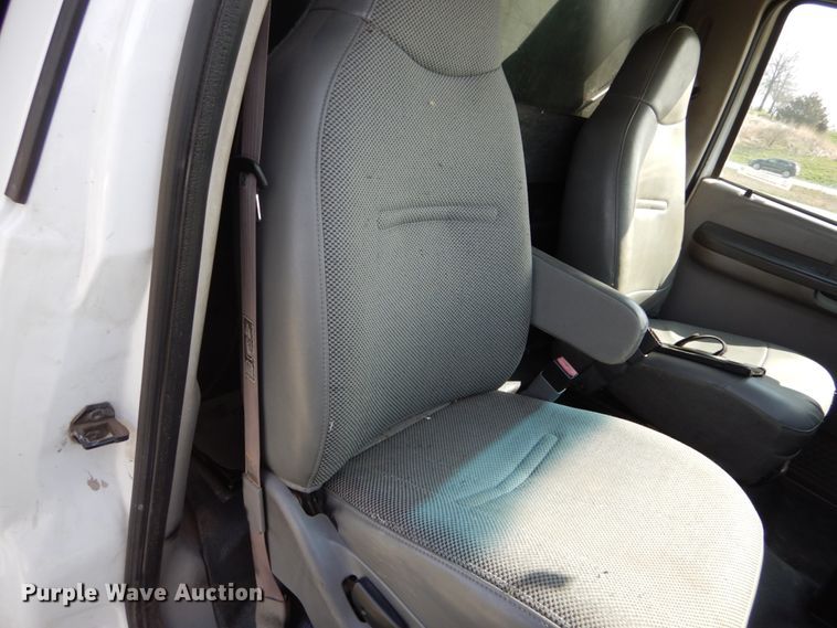 image for item IY9533 2001 Ford F550 Super Duty XL  dump truck