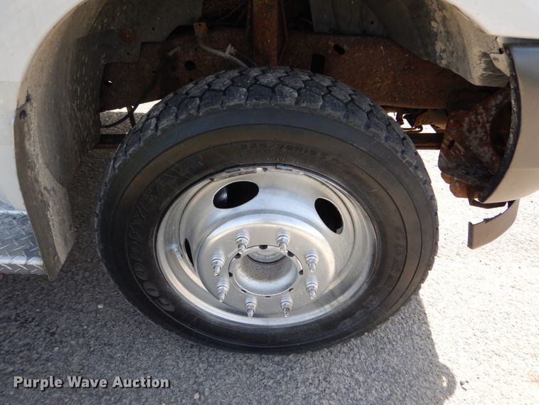 image for item IY9533 2001 Ford F550 Super Duty XL  dump truck