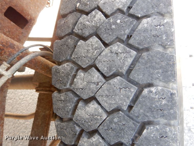 image for item IY9533 2001 Ford F550 Super Duty XL  dump truck