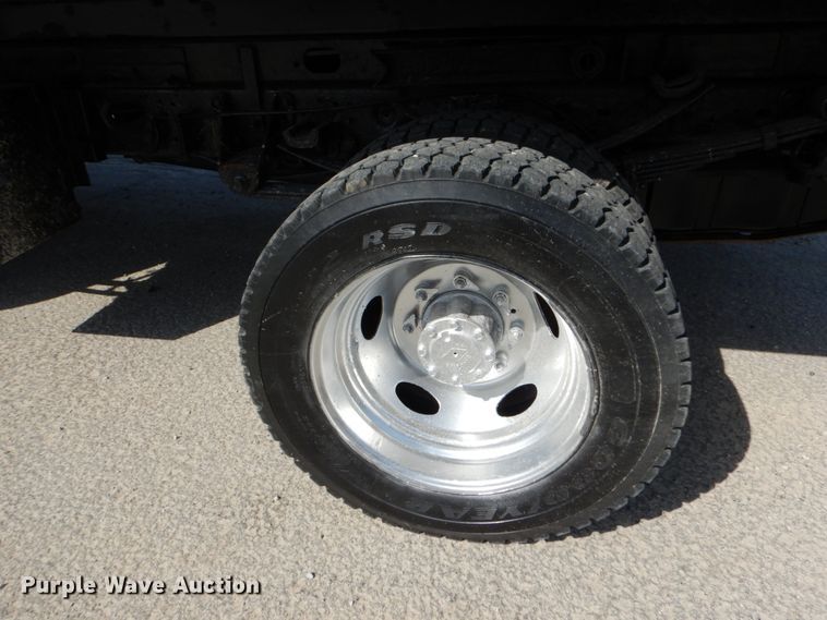 image for item IY9533 2001 Ford F550 Super Duty XL  dump truck