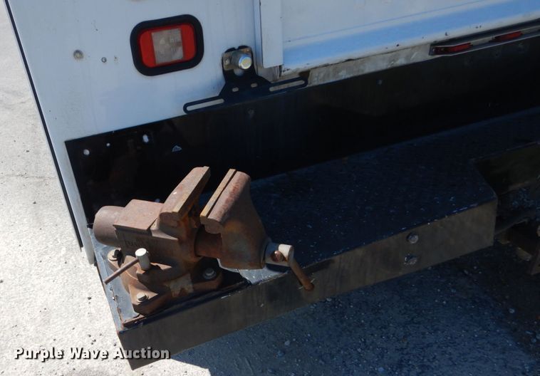 image for item IY9691 2013 Ford F450 Super Duty XL  SuperCab utility / service truck