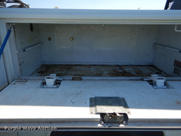 image for item IY9691 2013 Ford F450 Super Duty XL  SuperCab utility / service truck