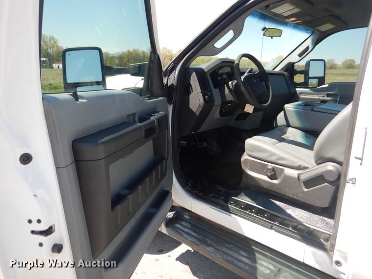 image for item IY9691 2013 Ford F450 Super Duty XL  SuperCab utility / service truck