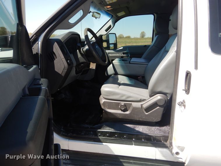 image for item IY9691 2013 Ford F450 Super Duty XL  SuperCab utility / service truck