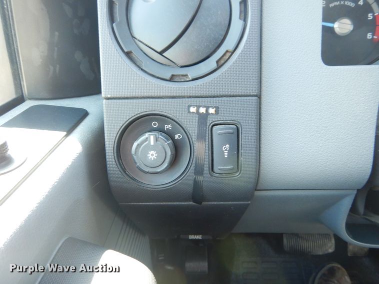 image for item IY9691 2013 Ford F450 Super Duty XL  SuperCab utility / service truck