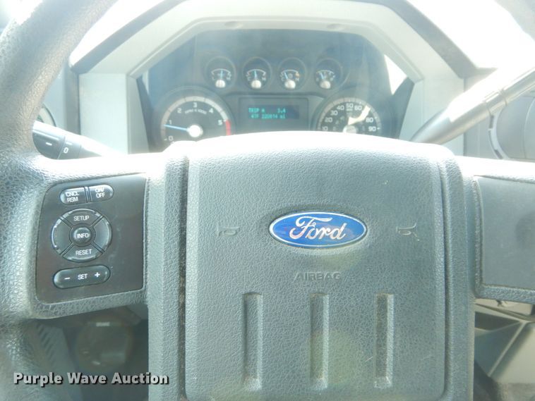 image for item IY9691 2013 Ford F450 Super Duty XL  SuperCab utility / service truck