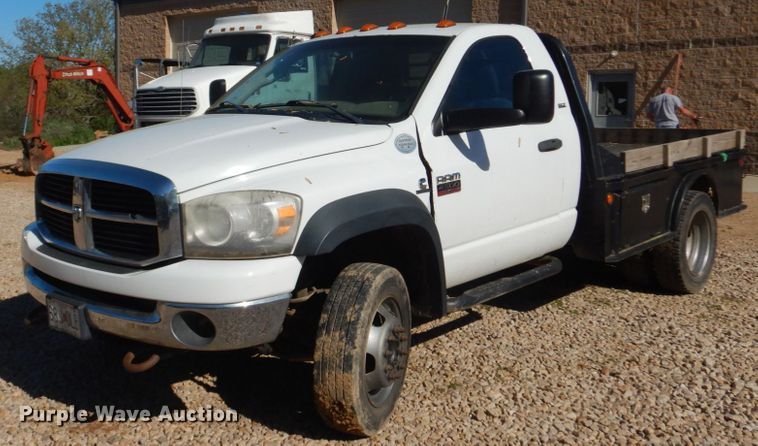 image for item IY9715 2009 Dodge Ram 4500  flatbed truck