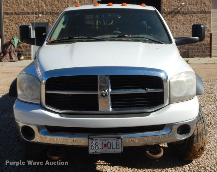 image for item IY9715 2009 Dodge Ram 4500  flatbed truck