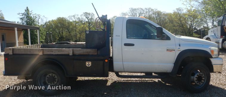 image for item IY9715 2009 Dodge Ram 4500  flatbed truck