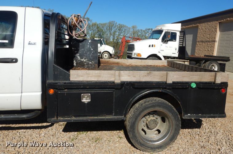 image for item IY9715 2009 Dodge Ram 4500  flatbed truck