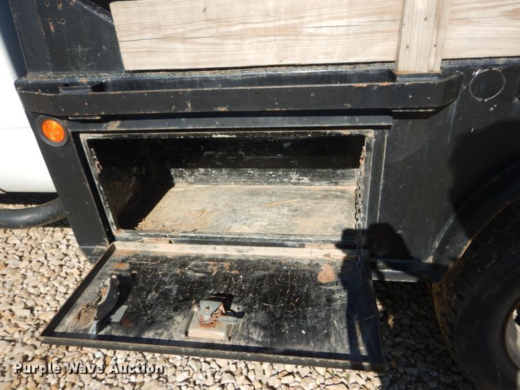 image for item IY9715 2009 Dodge Ram 4500  flatbed truck