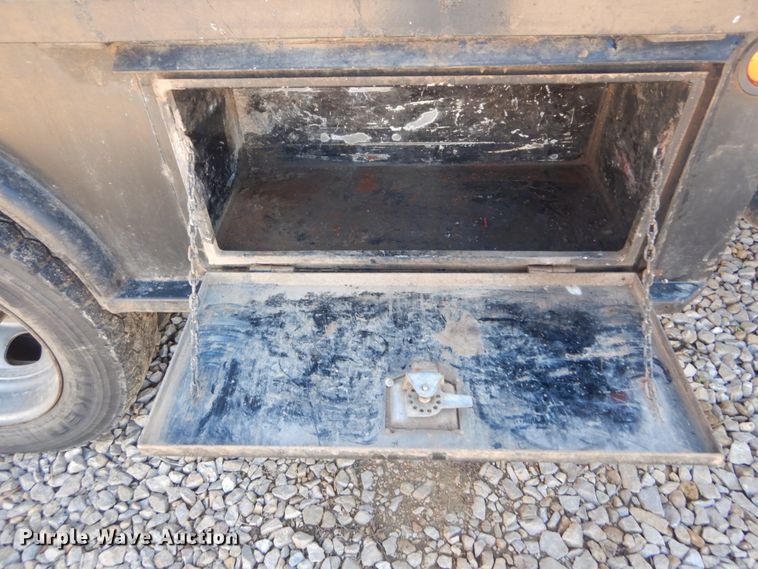 image for item IY9715 2009 Dodge Ram 4500  flatbed truck