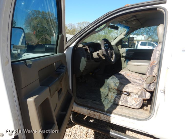 image for item IY9715 2009 Dodge Ram 4500  flatbed truck