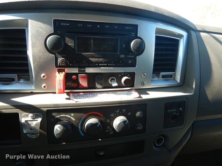 image for item IY9715 2009 Dodge Ram 4500  flatbed truck