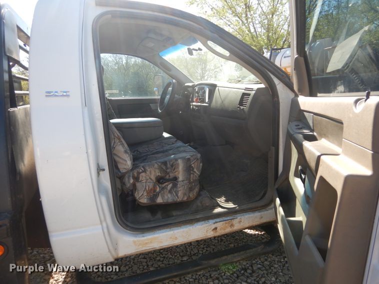 image for item IY9715 2009 Dodge Ram 4500  flatbed truck