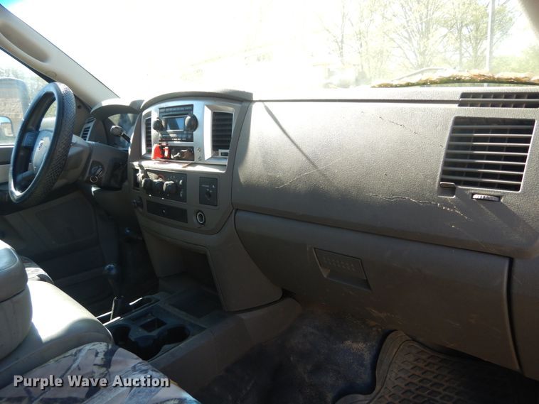 image for item IY9715 2009 Dodge Ram 4500  flatbed truck