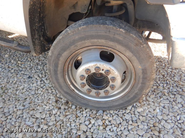 image for item IY9715 2009 Dodge Ram 4500  flatbed truck