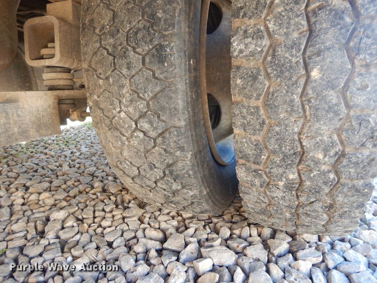 image for item IY9715 2009 Dodge Ram 4500  flatbed truck