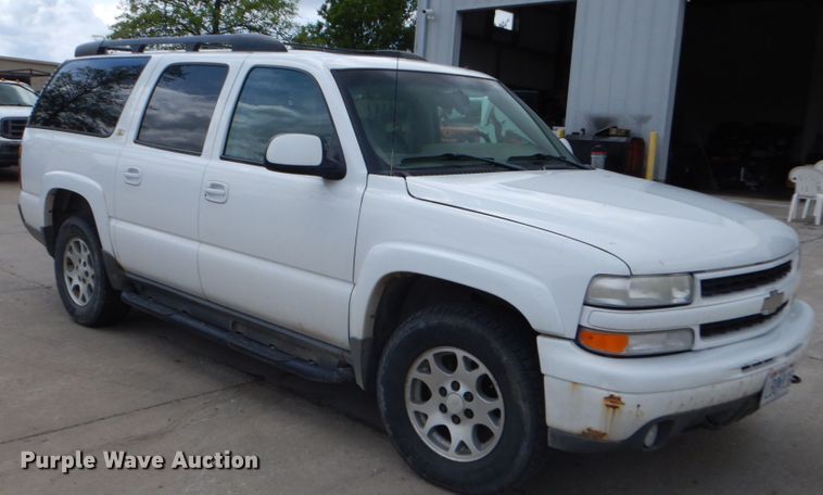 image for item IY9720 2002 Chevrolet Suburban 1500  SUV