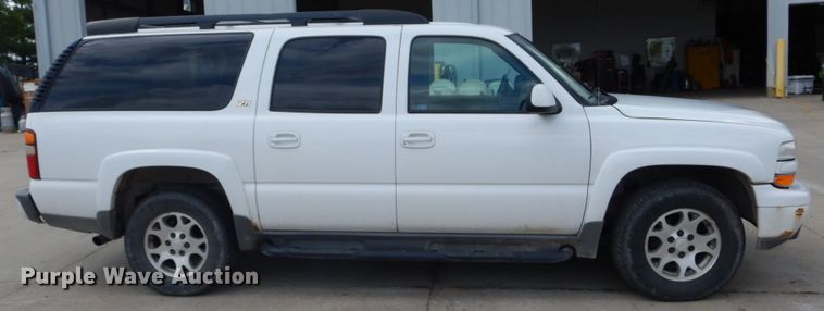 image for item IY9720 2002 Chevrolet Suburban 1500  SUV