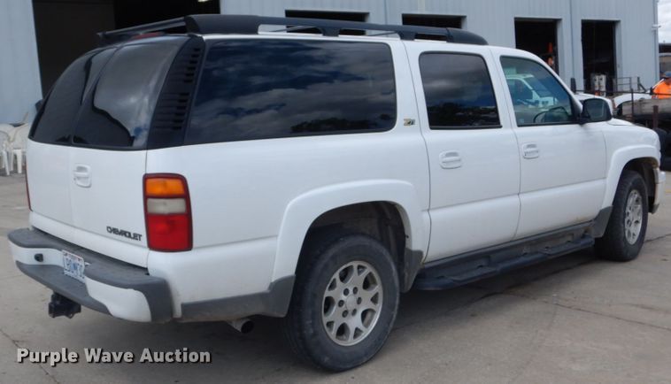 image for item IY9720 2002 Chevrolet Suburban 1500  SUV