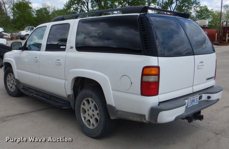 image for item IY9720 2002 Chevrolet Suburban 1500  SUV