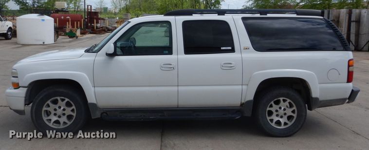 image for item IY9720 2002 Chevrolet Suburban 1500  SUV