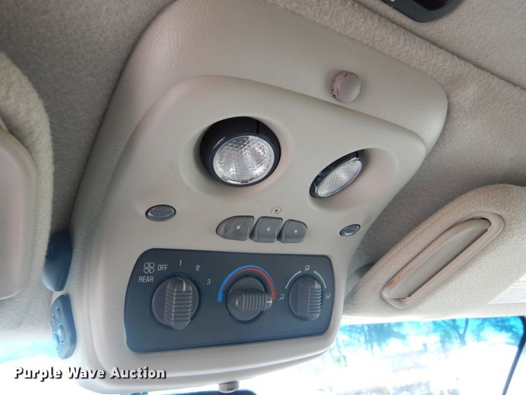 image for item IY9720 2002 Chevrolet Suburban 1500  SUV