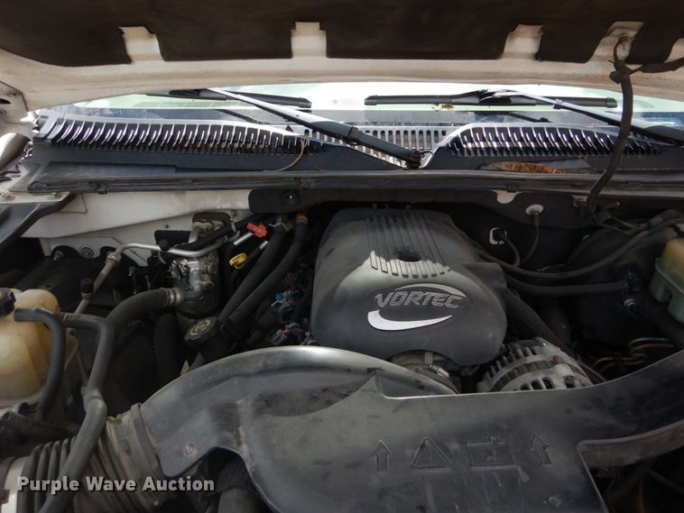 image for item IY9720 2002 Chevrolet Suburban 1500  SUV