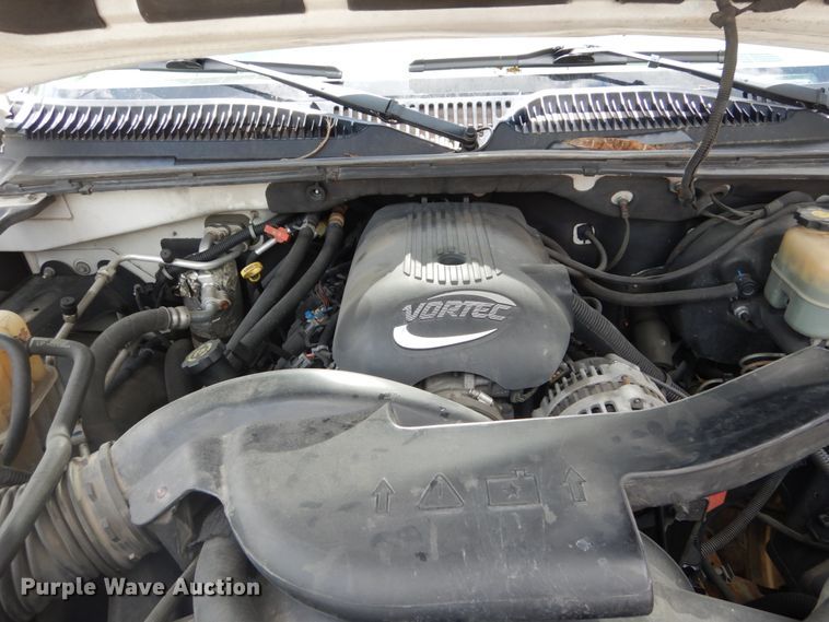 image for item IY9720 2002 Chevrolet Suburban 1500  SUV