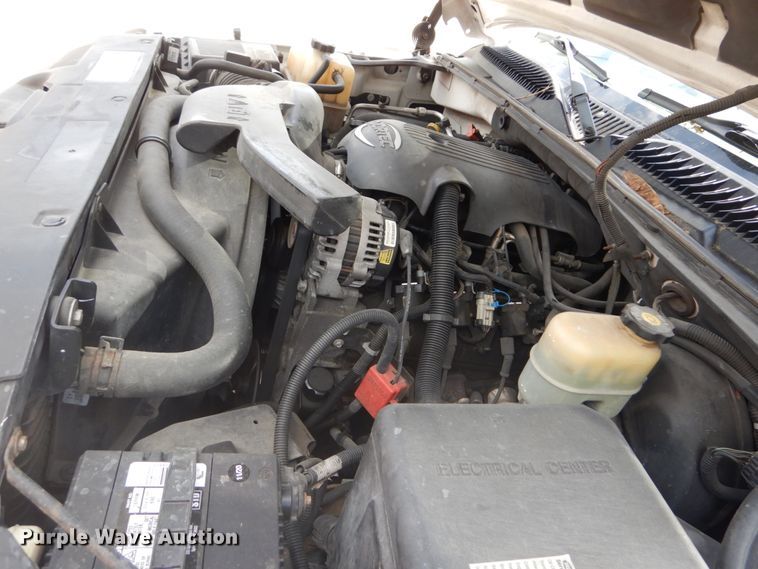 image for item IY9720 2002 Chevrolet Suburban 1500  SUV