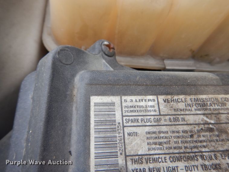 image for item IY9720 2002 Chevrolet Suburban 1500  SUV