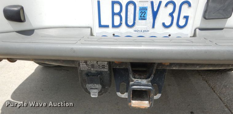 image for item IY9720 2002 Chevrolet Suburban 1500  SUV