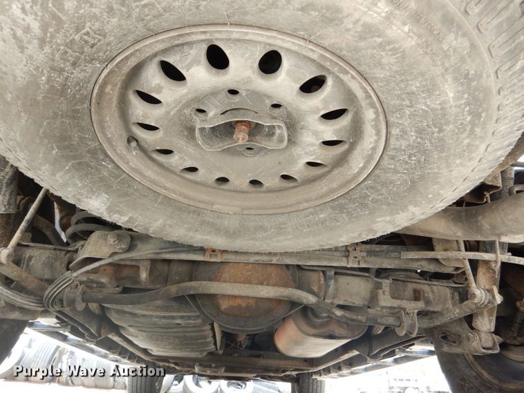 image for item IY9720 2002 Chevrolet Suburban 1500  SUV