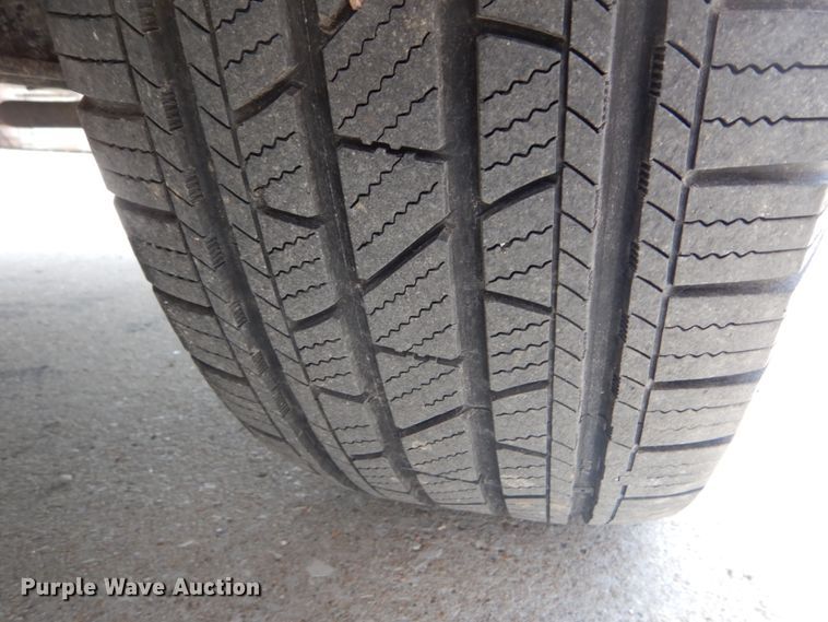 image for item IY9720 2002 Chevrolet Suburban 1500  SUV