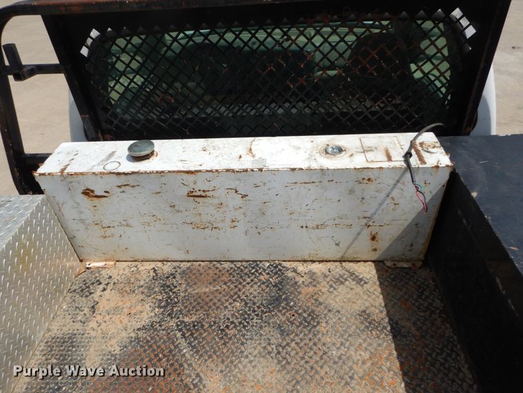 image for item IY9727 2001 Ford F450 Super Duty XL  flatbed truck