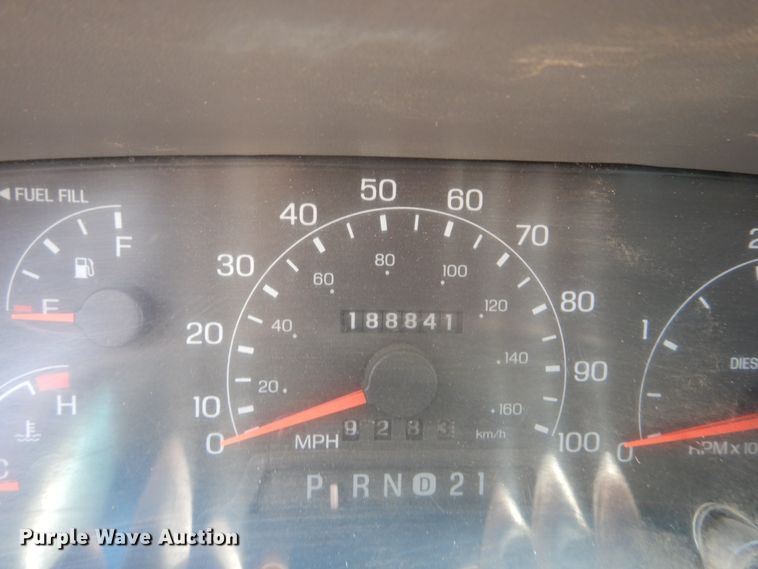 image for item IY9727 2001 Ford F450 Super Duty XL  flatbed truck