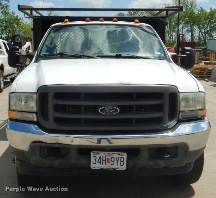 image for item IY9728 2002 Ford F550 Super Duty  flatbed truck